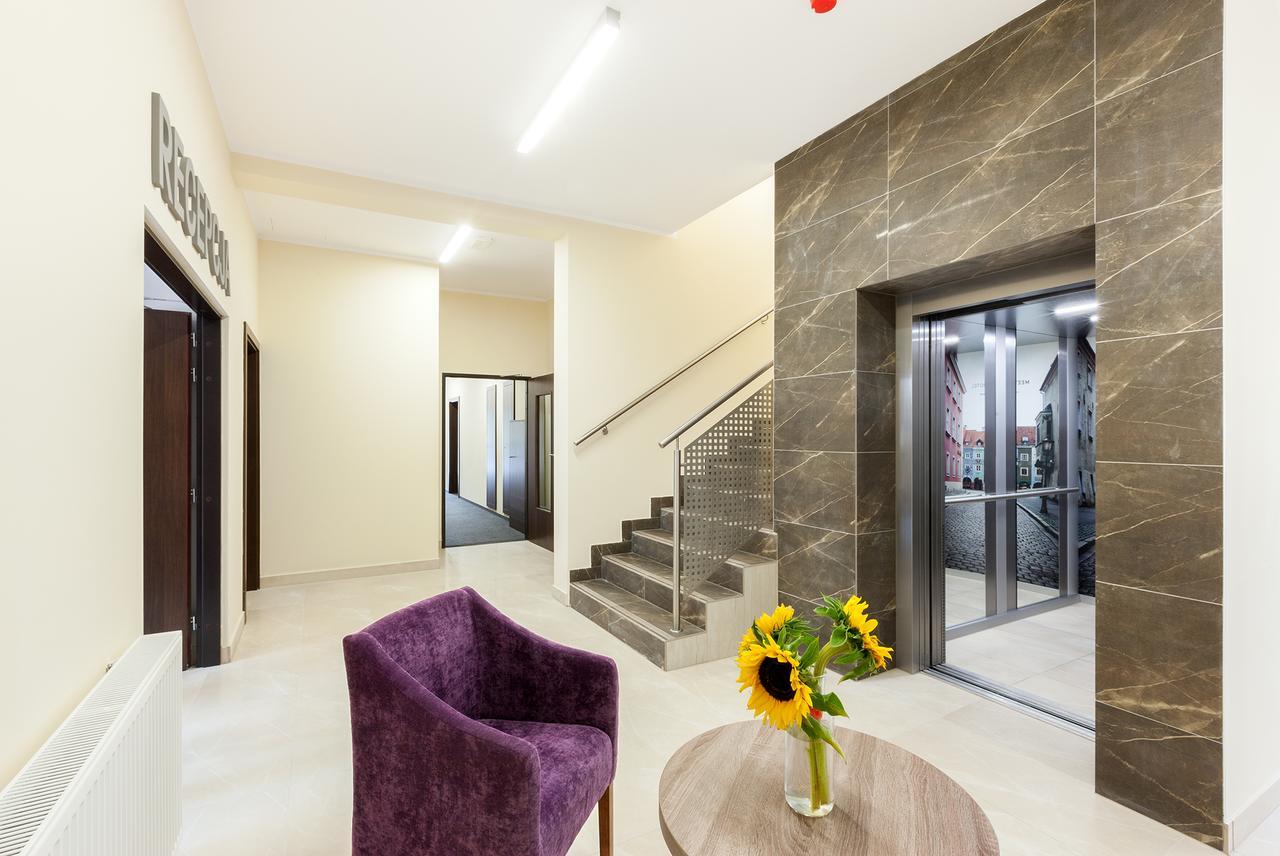 Meet Poznan Hotel Exterior photo