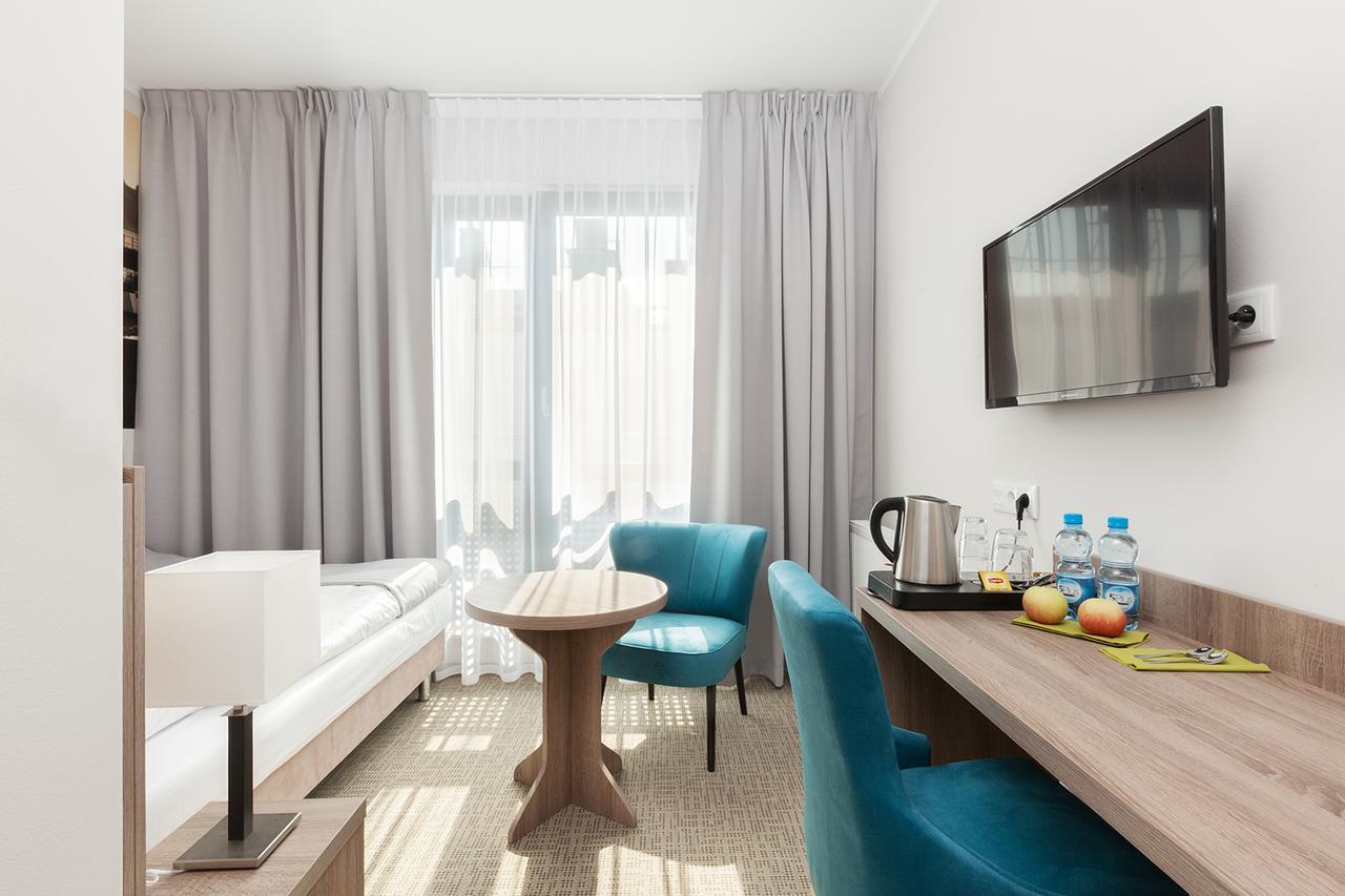 Meet Poznan Hotel Exterior photo